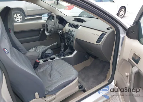 2008 Ford Focus S z USA, uszkodzony, nr VIN 1FAHP32N78W132177